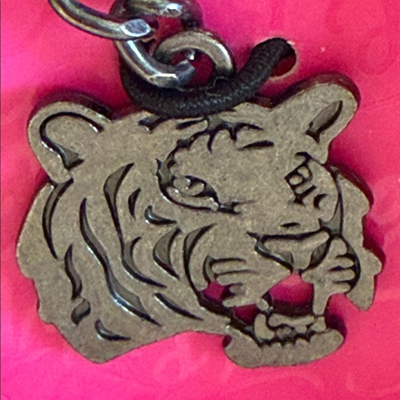 ED HARDY Zip Around Wallet And Key Chain - Picture 2 of 8